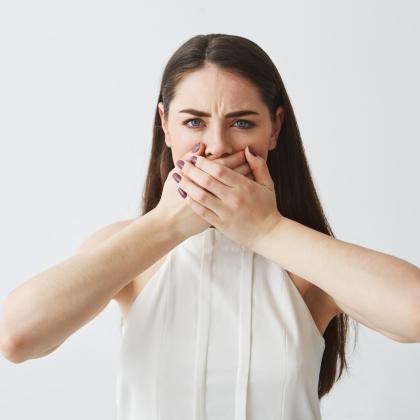 Fémes íz a szájban: okok és kezelési lehetőségek