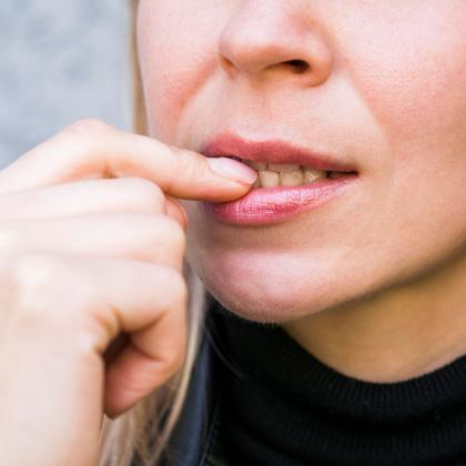 Fogtályog a szájban: mi okozza és hogyan kezeljük?