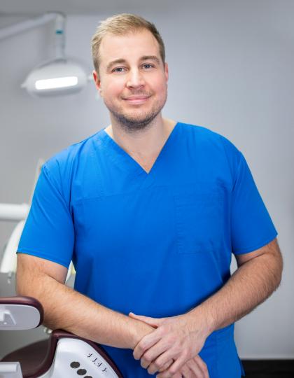 Dr. Palotás Csaba - Dentoalveolar oral surgeon Dr. Palotás Csaba - Dentoalveolar oral surgeon