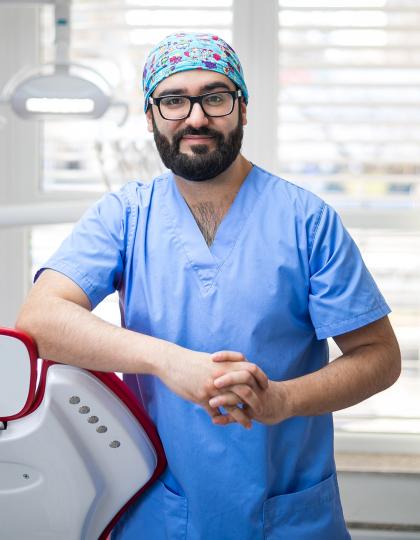 Dr. Kamalian Abed - Fogorvos