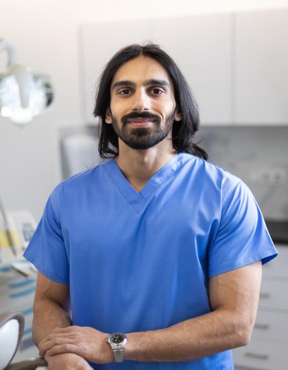 Dr. Naeem Daniyal - Konzerváló szakorvos Dr. Naeem Daniyal - Konzerváló szakorvos