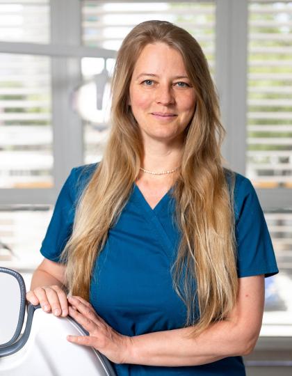 Dr. Hantos Kinga - Gyermekfogorvos Dr. Hantos Kinga - Gyermekfogorvos